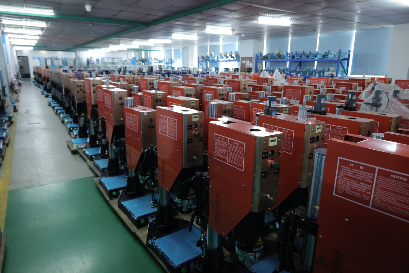 苏州超声波焊接机在汽车门板制造中的应用